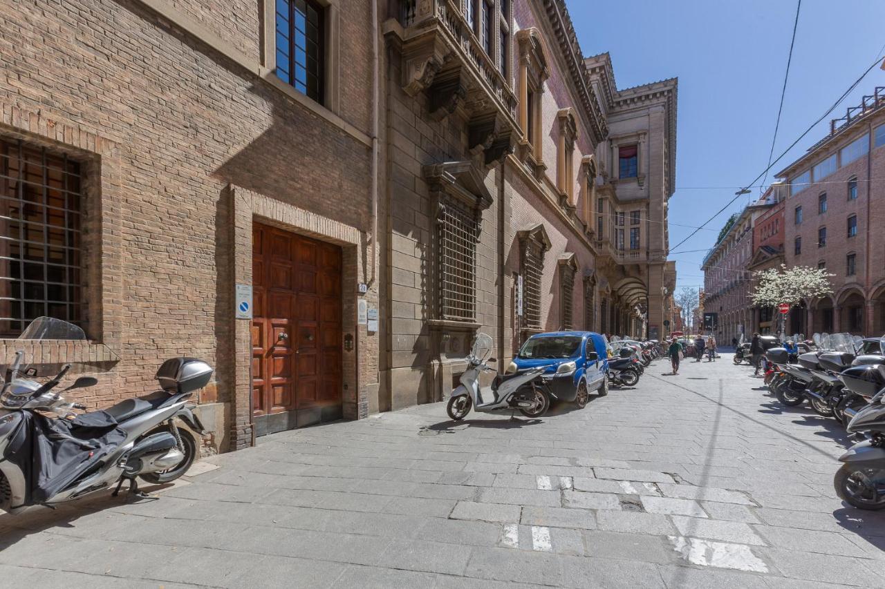 Bologna Santo Stefano Art & Design Apartment Luaran gambar